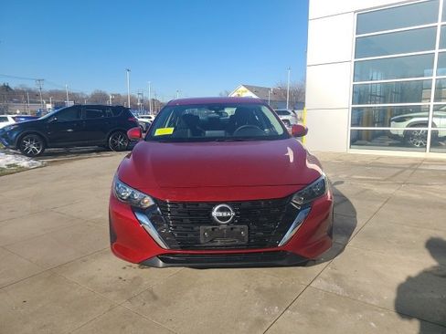 Used 2024 Nissan Sentra SV image 2