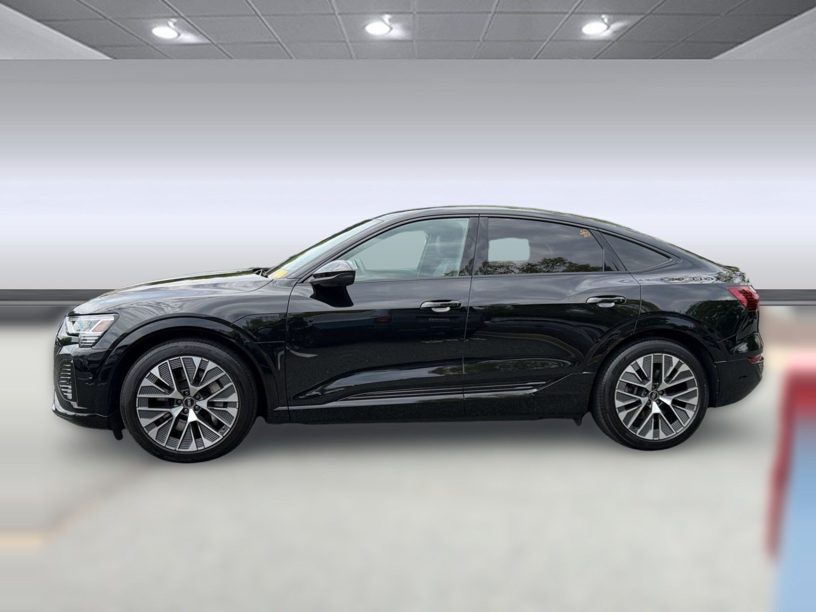 Certified 2024 Audi Q8 e-tron Prestige w/ Prestige Package AWD/4WD image 2