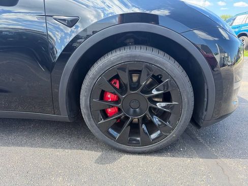 Used 2023 Tesla Model Y Long Range AWD/4WD image 11