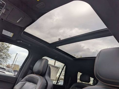 New 2026 Lincoln Navigator L Black Label AWD/4WD image 19