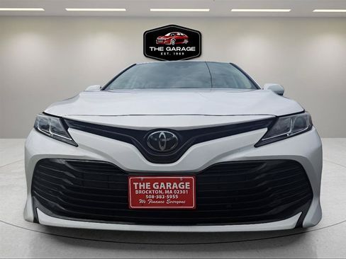Used 2019 Toyota Camry LE w/ Carpet Mat Package FWD image 2