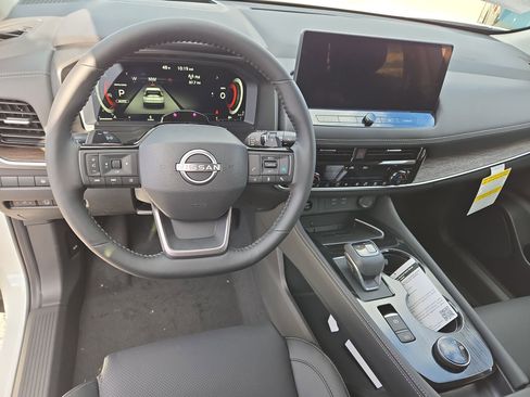 New 2026 Nissan Rogue Platinum w/ Tech Package image 32