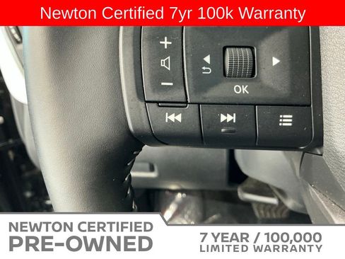 Used 2025 Nissan Rogue SV FWD image 29