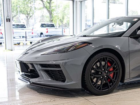 Used 2024 Chevrolet Corvette Stingray Premium Cpe w/ Z51 Performance Package RWD image 4