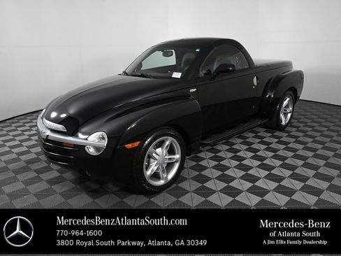 Used 2005 Chevrolet SSR w/ Preferred Equipment Group image 1