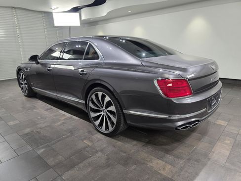 Used 2023 Bentley Flying Spur Azure image 4