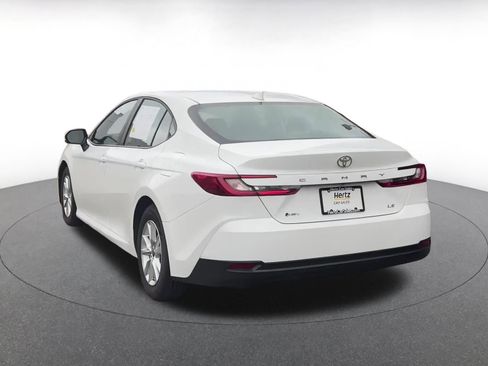 Used 2025 Toyota Camry LE image 11