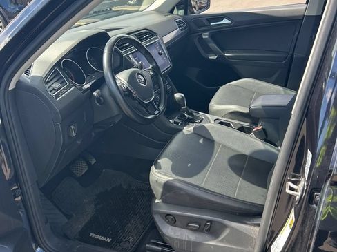 Used 2019 Volkswagen Tiguan SE w/ Panoramic Sunroof Package FWD image 7