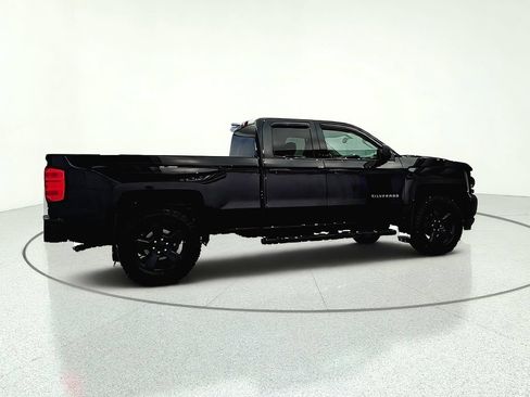 Used 2018 Chevrolet Silverado 1500 Custom w/ Custom Convenience Package AWD/4WD image 4