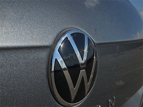 Used 2023 Volkswagen Tiguan SE R-Line image 20