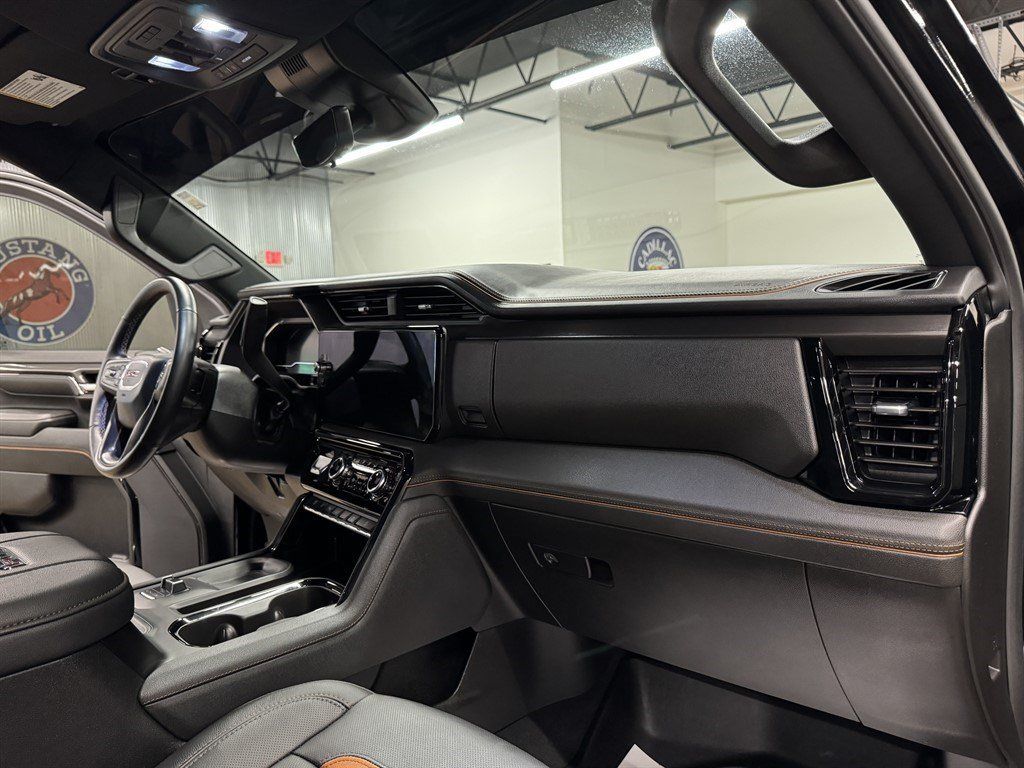 Used 2024 GMC Sierra 2500 AT4 w/ AT4 Premium Plus Package AWD/4WD image 39