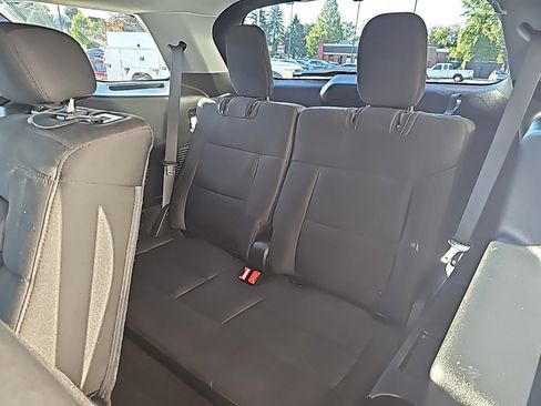 Used 2023 Ford Explorer XLT image 14