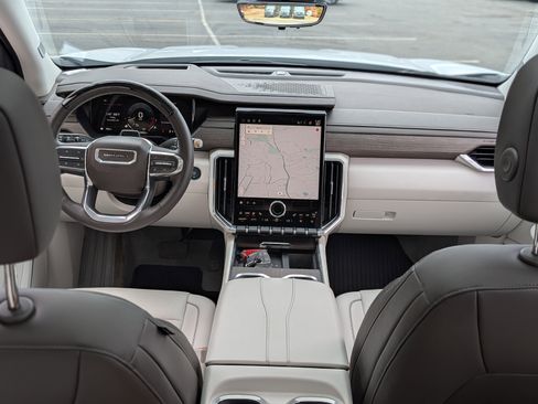 Used 2024 GMC Acadia Denali w/ Super Cruise Package image 25