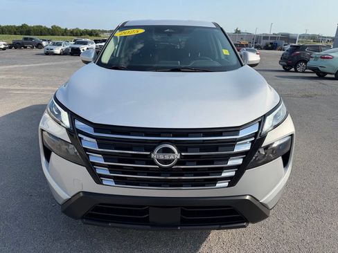 Used 2025 Nissan Rogue SV FWD image 37