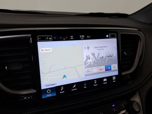 New 2026 Chrysler Pacifica Select image 19