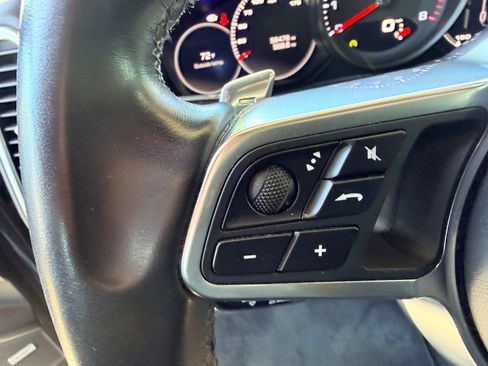 Used 2019 Porsche Cayenne AWD/4WD image 17