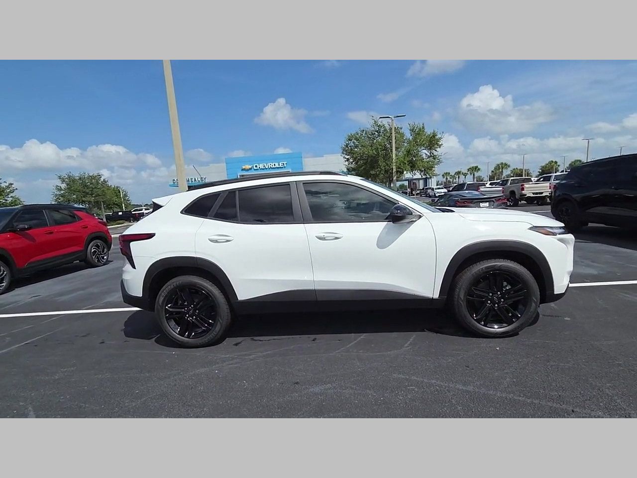 New 2026 Chevrolet Trax ACTIV w/ Sunroof Package FWD image 17