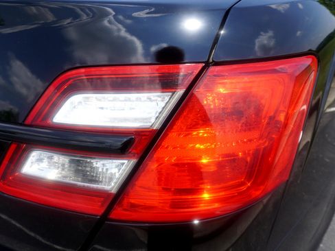 Used 2016 Ford Taurus Police Interceptor AWD image 12