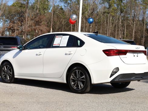 Used 2024 Kia Forte LXS w/ LXS Technology Package image 3