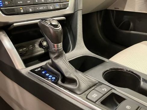 Used 2016 Hyundai Sonata Limited w/ Option Group 04 FWD image 44