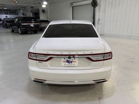 Used 2020 Lincoln Continental w/ Premium Package image 4