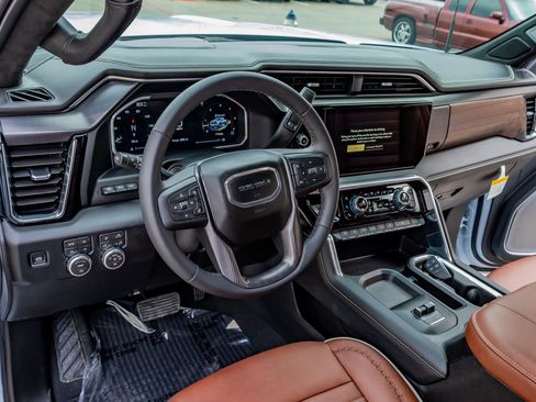 Used 2026 GMC Sierra 3500 Denali Ultimate image 17