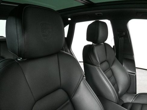 New 2026 Porsche Macan image 25