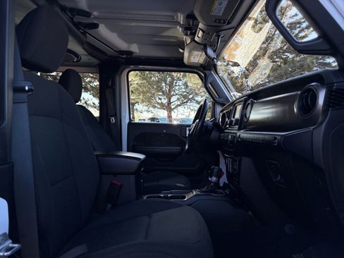 Used 2019 Jeep Wrangler Sport AWD/4WD image 29