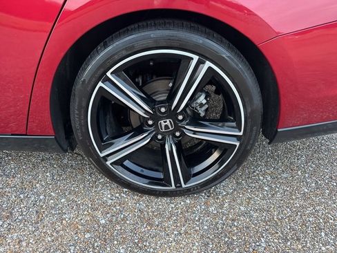Used 2024 Honda Accord Sport image 9