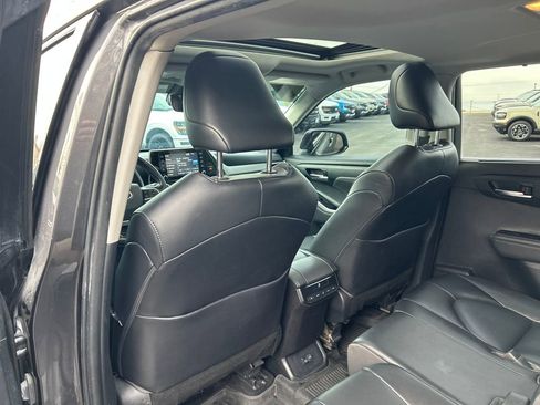 Used 2022 Toyota Highlander XLE image 32