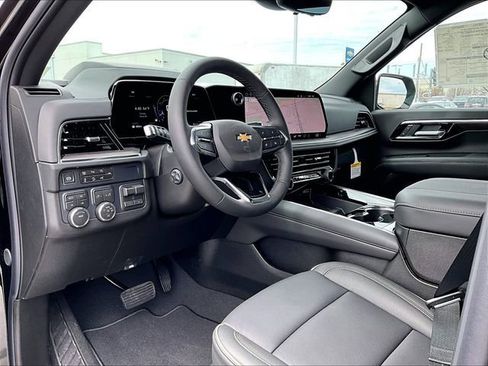 New 2026 Chevrolet Suburban Premier image 8