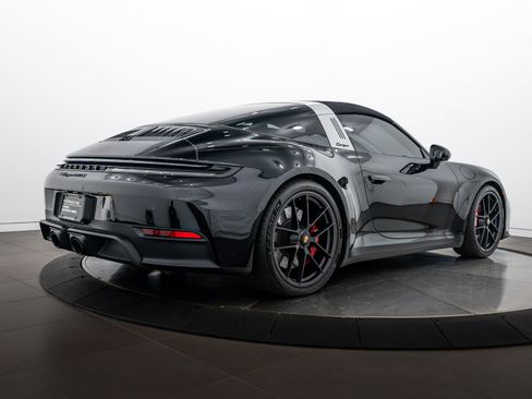 Certified 2025 Porsche 911 Targa 4 GTS AWD/4WD image 32