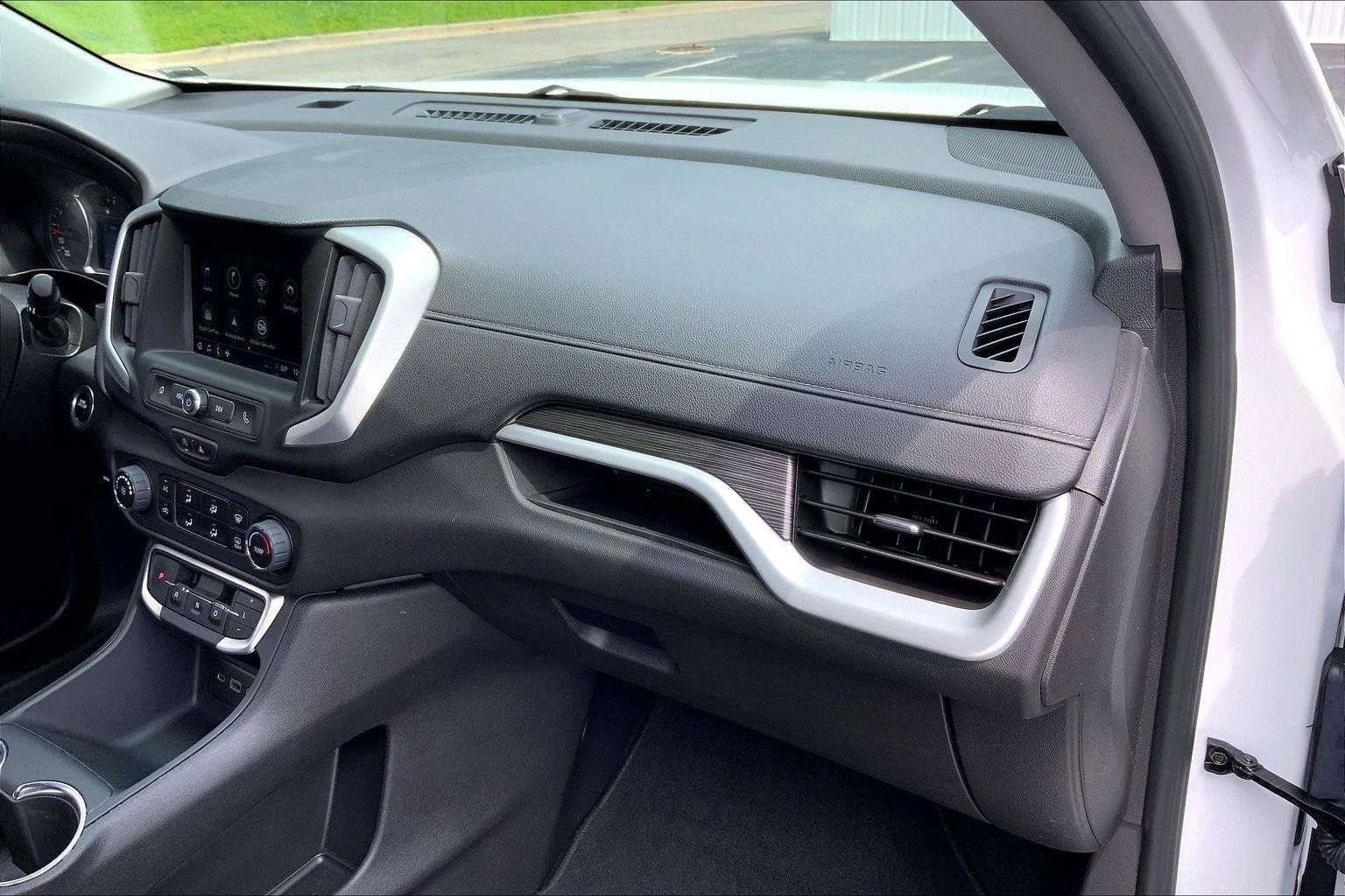 Used 2024 GMC Terrain SLE AWD/4WD image 15