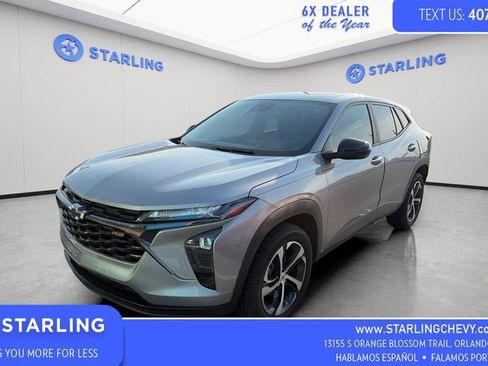 Used 2024 Chevrolet Trax RS w/ Sunroof Package FWD image 1