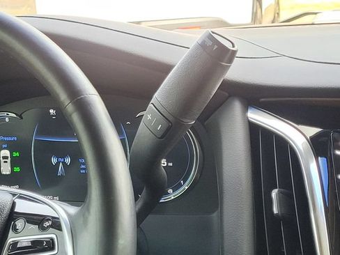 Used 2016 Cadillac Escalade Premium AWD/4WD image 17