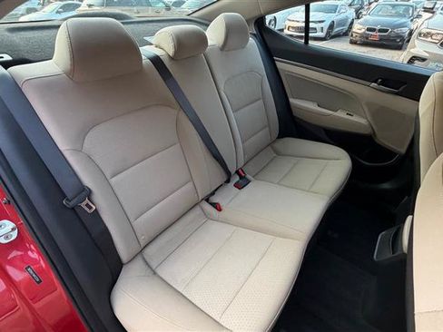 Used 2017 Hyundai Elantra SE FWD image 19