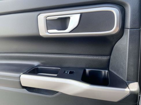 Certified 2023 Ford Explorer XLT RWD image 15