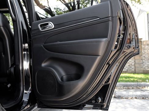 Used 2022 Jeep Grand Cherokee Limited w/ Tech Group image 58