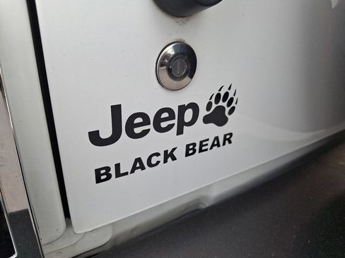 Used 2016 Jeep Wrangler Sport image 28