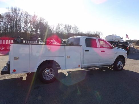 Used 2019 RAM 3500 Tradesman w/ Chrome Appearance Group image 7