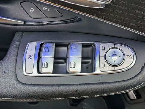 Used 2022 Mercedes-Benz GLC 300 GLC 300 image 15