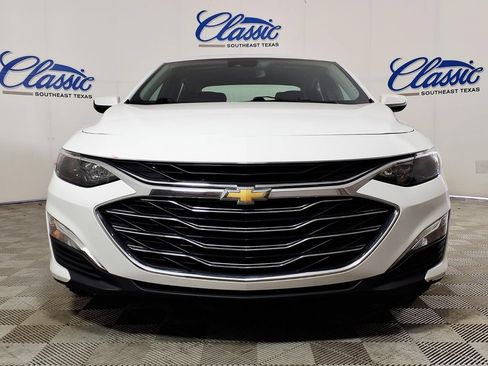 Used 2024 Chevrolet Malibu LS w/ Driver Confidence Package FWD image 3