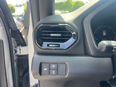 Used 2025 Honda Pilot TrailSport image 35