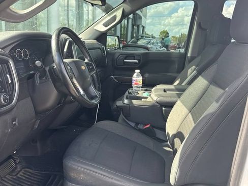 Used 2019 Chevrolet Silverado 1500 LT w/ Convenience Package AWD/4WD image 12