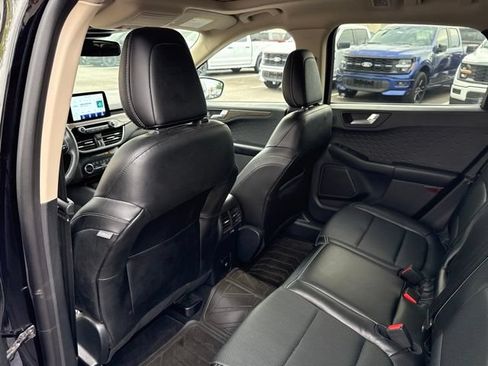 Used 2020 Ford Escape Titanium w/ Titanium Premium Package 2.0 AWD/4WD image 25