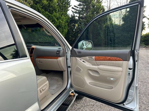 Used 2005 Lexus GX 470 image 36