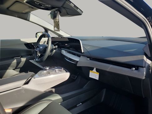 New 2026 Cadillac Optiq Luxury 1 image 14