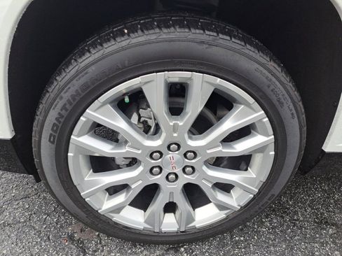 Used 2024 GMC Acadia Denali w/ Super Cruise Package FWD image 22