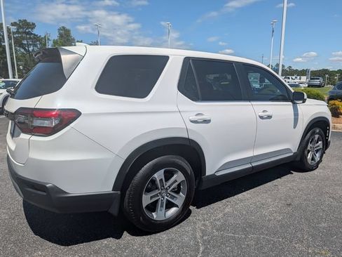 Used 2025 Honda Pilot EX-L image 34