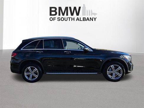 Used 2022 Mercedes-Benz GLC 300 4MATIC image 3